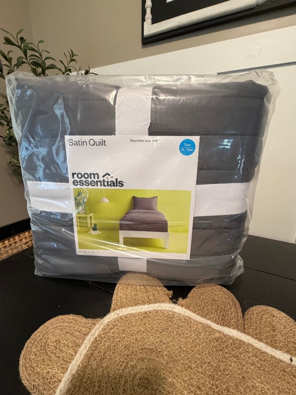 Twin satin quilt